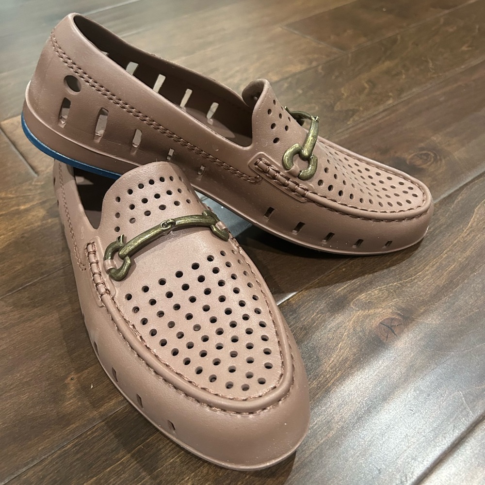 Men’s Size 11 Floafers